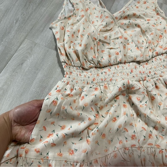American Eagle Cream Orange Floral Romper Sz M - Picture 2 of 9